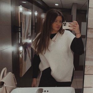 Meet your Posher, Chloe